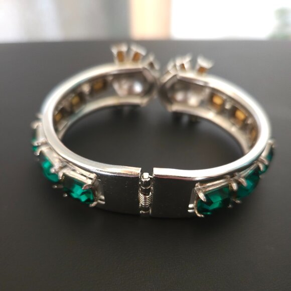 Vintage Emerald Green Rhinestone Art Deco Style Hinged Clamper Bracelet - Picture 11 of 11